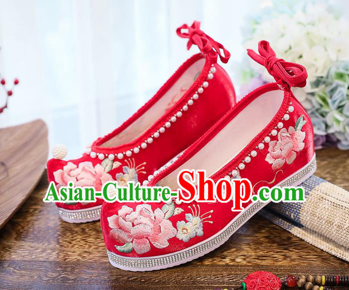 China Traditional Wedding Pearls Shoes National Embroidered Peony Shoes Handmade Red Satin Shoes China Traditional Wedding Pearls Shoes National Embroidered Peony Shoes Handmade Red Satin Shoes