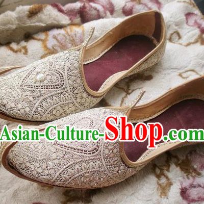 Indian Embroidered White Leather Shoes Traditional Wedding Bridegroom Shoes Asian Folk Dance Shoes