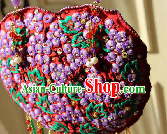 China Handmade Brass Necklet Accessories Traditional Cheongsam Embroidered Red Sachet Tassel Necklace China Handmade Brass Necklet Accessories Traditional Cheongsam Embroidered Red Sachet Tassel Necklace