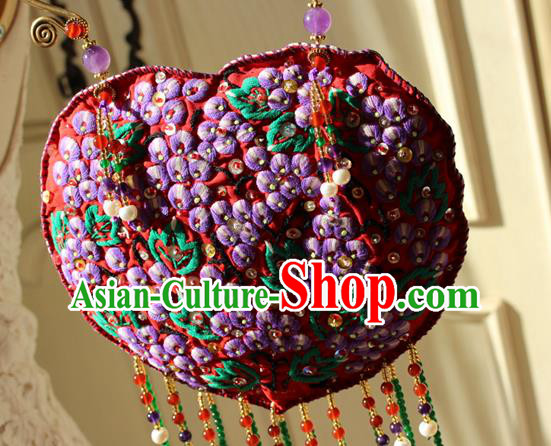 China Handmade Brass Necklet Accessories Traditional Cheongsam Embroidered Red Sachet Tassel Necklace China Handmade Brass Necklet Accessories Traditional Cheongsam Embroidered Red Sachet Tassel Necklace