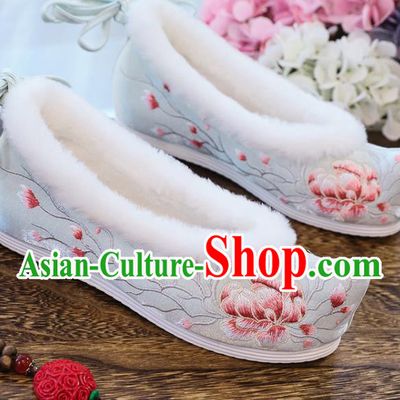 China National Embroidered Peony Shoes Traditional Wedding Winter Light Blue Cloth Shoes Ancient Ming Dynasty Princess Shoes