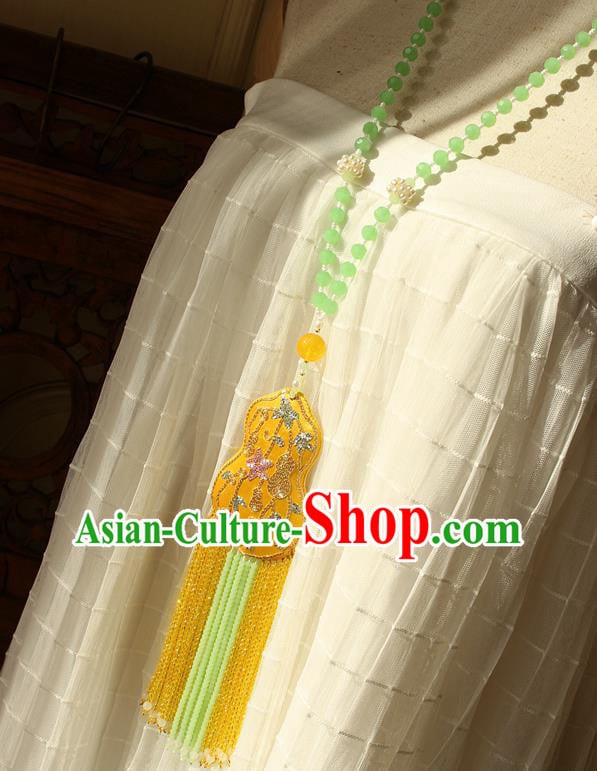 China Handmade Beads Tassel Necklet Accessories Traditional Cheongsam Embroidered Golden Gourd Sachet Necklace China Handmade Beads Tassel Necklet Accessories Traditional Cheongsam Embroidered Golden Gourd Sachet Necklace