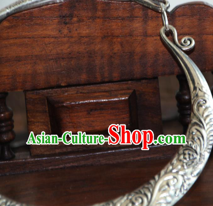 China Traditional Miao Minority Wedding Necklace Handmade Ethnic Silver Peacock Necklet Accessories China Traditional Miao Minority Wedding Necklace Handmade Ethnic Silver Peacock Necklet Accessories