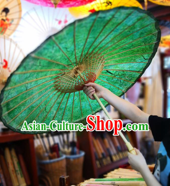 China Traditional Hanfu Deep Green Oilpaper Umbrella Hand Umbrella Classical Dance Oil Paper Umbrella China Traditional Hanfu Deep Green Oilpaper Umbrella Hand Umbrella Classical Dance Oil Paper Umbrella