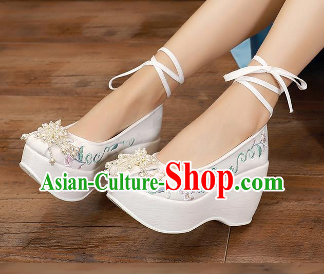China Traditional Cheongsam Wedge Heel Shoes National Embroidered White Shoes China Traditional Cheongsam Wedge Heel Shoes National Embroidered White Shoes