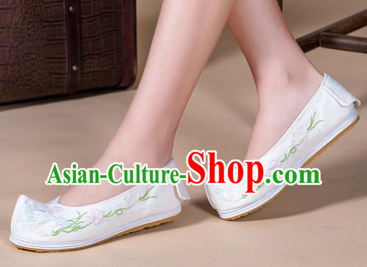 Chinese Ancient Princess Shoes Traditional Ming Dynasty Hanfu Shoes Handmade Embroidered White Bow Shoes Chinese Ancient Princess Shoes Traditional Ming Dynasty Hanfu Shoes Handmade Embroidered White Bow Shoes