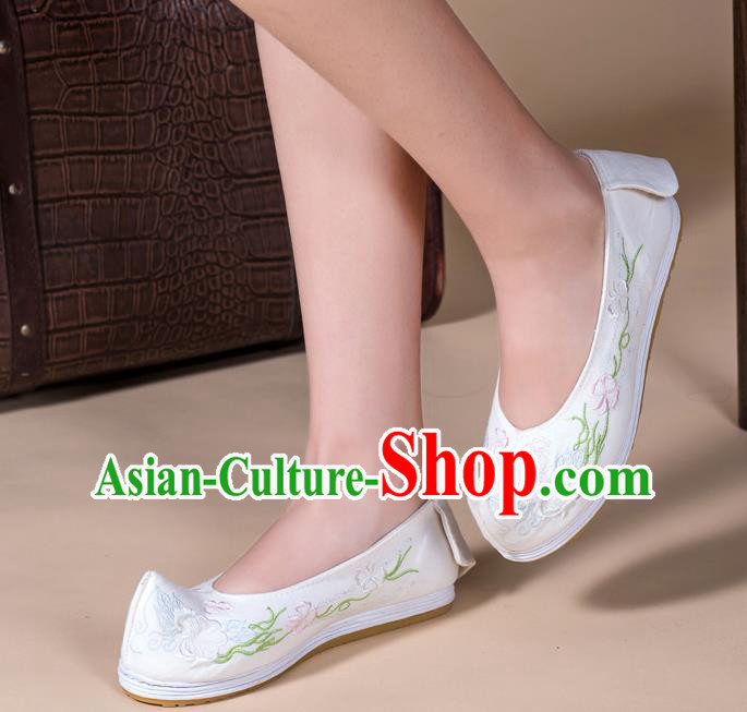 Chinese Ancient Princess Shoes Traditional Ming Dynasty Hanfu Shoes Handmade Embroidered White Bow Shoes Chinese Ancient Princess Shoes Traditional Ming Dynasty Hanfu Shoes Handmade Embroidered White Bow Shoes