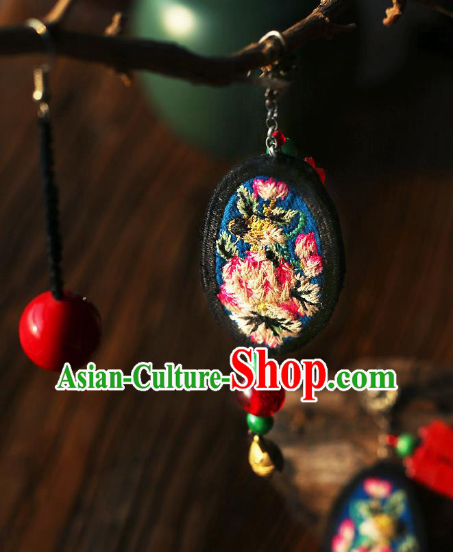 China Traditional Cheongsam Embroidered Ear Accessories National Wedding Golden Bell Earrings China Traditional Cheongsam Embroidered Ear Accessories National Wedding Golden Bell Earrings