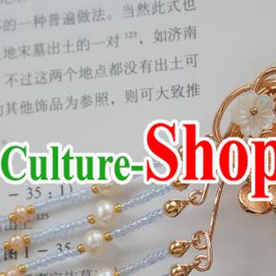 China Ancient Young Beauty Golden Butterfly Flower Hairpin Traditional Ming Dynasty Princess Pearls Tassel Hair Claw