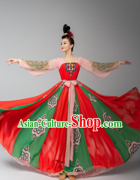 Chinese Court Dance Hanfu Dress Traditional Classical Dance Performance Costumes and Headdress Chinese Court Dance Hanfu Dress Traditional Classical Dance Performance Costumes and Headdress