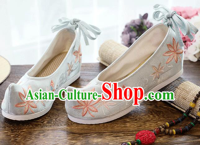 China Handmade Light Blue Cloth Shoes Traditional National Woman Shoes Embroidered Maple Leaf Shoes China Handmade Light Blue Cloth Shoes Traditional National Woman Shoes Embroidered Maple Leaf Shoes