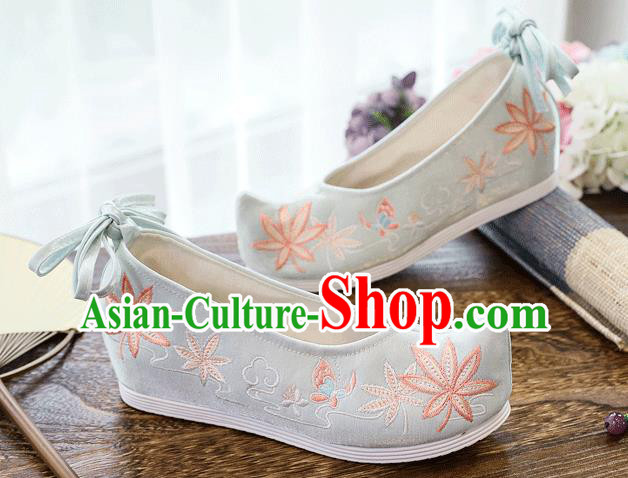 China Handmade Light Blue Cloth Shoes Traditional National Woman Shoes Embroidered Maple Leaf Shoes China Handmade Light Blue Cloth Shoes Traditional National Woman Shoes Embroidered Maple Leaf Shoes