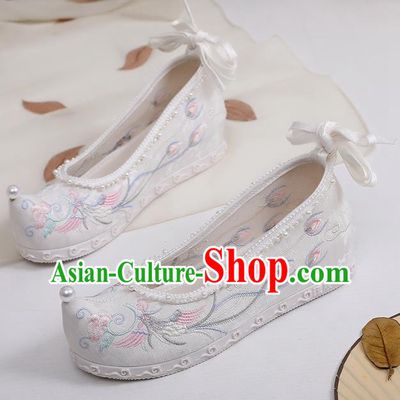 China Embroidered Phoenix Peony Shoes Traditional Ming Dynasty Princess Shoes White Cloth Shoes