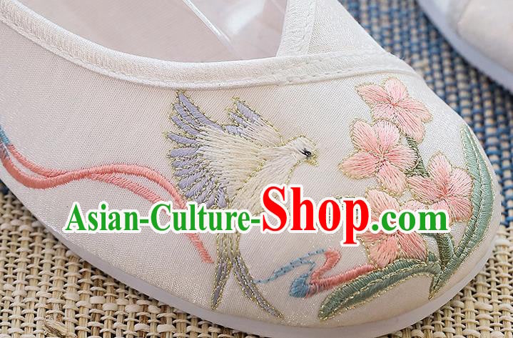 Chinese Traditional Classical Dance Shoes Embroidered Mangnolia White Shoes Hanfu Shoes Chinese Traditional Classical Dance Shoes Embroidered Mangnolia White Shoes Hanfu Shoes