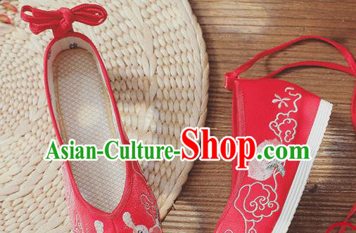 China Handmade Wedding Red Cloth Bow Shoes Folk Dance Shoes Embroidered Peach Shoes China Handmade Wedding Red Cloth Bow Shoes Folk Dance Shoes Embroidered Peach Shoes