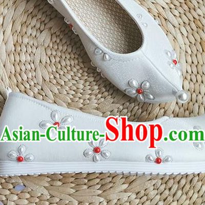 China Ancient Princess Bow Shoes Handmade Hanfu White Cloth Shoes Traditional Song Dynasty Pearls Shoes