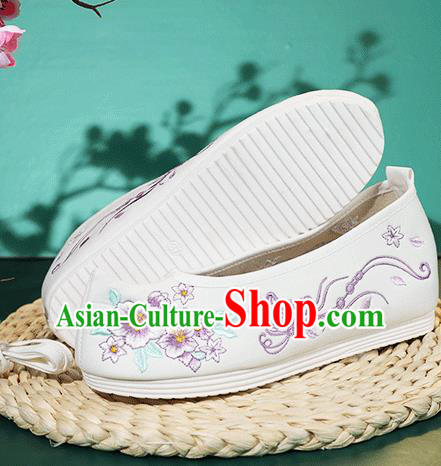 China Classical Embroidered Butterfly Flowers Shoes Traditional Ming Dynasty Hanfu Shoes Princess Shoes China Classical Embroidered Butterfly Flowers Shoes Traditional Ming Dynasty Hanfu Shoes Princess Shoes