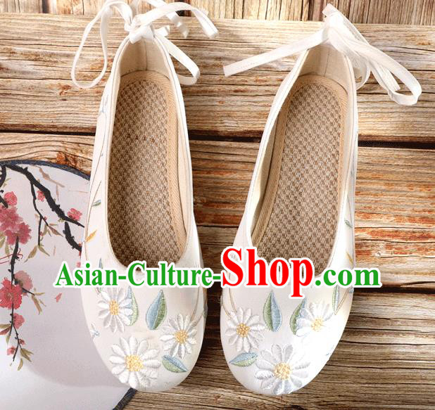 China Embroidery Daisy Shoes National Female Shoes Traditional Folk Dance Shoes China Embroidery Daisy Shoes National Female Shoes Traditional Folk Dance Shoes