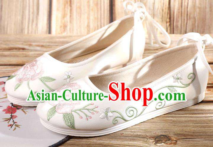 China Traditional Folk Dance Shoes Embroidery Peony Shoes National Female Shoes China Traditional Folk Dance Shoes Embroidery Peony Shoes National Female Shoes