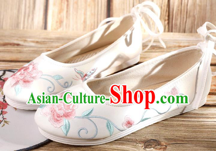 China National Female Shoes Traditional Beijing Cloth Shoes Embroidery Peony Shoes China National Female Shoes Traditional Beijing Cloth Shoes Embroidery Peony Shoes