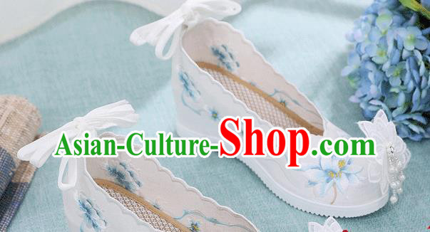 China Handmade Lace Flower Wedge Shoes National White Cloth Shoes Traditional Hanfu Embroidered Shoes China Handmade Lace Flower Wedge Shoes National White Cloth Shoes Traditional Hanfu Embroidered Shoes