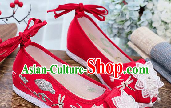 China Embroidered Lotus Shoes Handmade Folk Dance Shoes Traditional Wedding Lace Flower Shoes China Embroidered Lotus Shoes Handmade Folk Dance Shoes Traditional Wedding Lace Flower Shoes