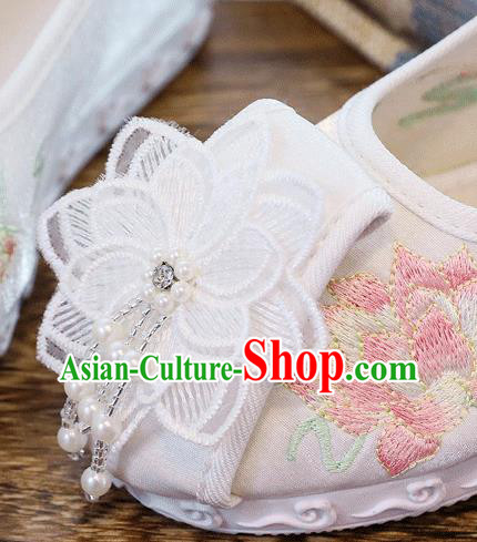 China Traditional Xiuhe Lace Flower Shoes Embroidered Lotus Shoes Handmade Folk Dance Shoes China Traditional Xiuhe Lace Flower Shoes Embroidered Lotus Shoes Handmade Folk Dance Shoes