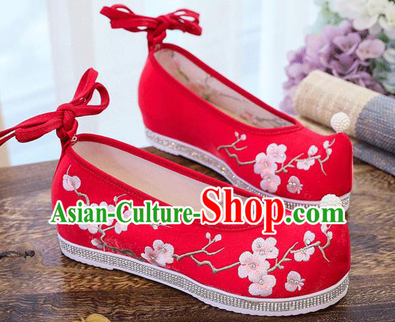 China Handmade Wedding Shoes Traditional Ming Dynasty Princess Pearls Shoes Embroidered Xiuhe Suit Shoes China Handmade Wedding Shoes Traditional Ming Dynasty Princess Pearls Shoes Embroidered Xiuhe Suit Shoes