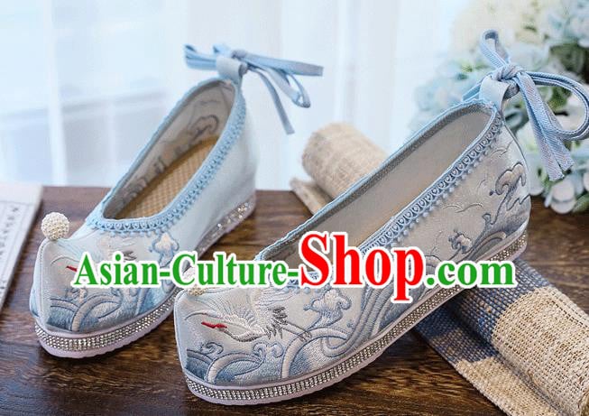 China Handmade Hanfu Blue Shoes Traditional Ming Dynasty Princess Shoes Embroidered Crane Shoes China Handmade Hanfu Blue Shoes Traditional Ming Dynasty Princess Shoes Embroidered Crane Shoes