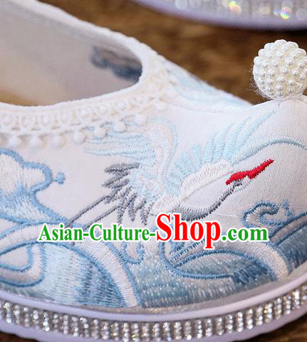 China Embroidered Crane Shoes Handmade Hanfu White Cloth Shoes Traditional Ming Dynasty Princess Shoes China Embroidered Crane Shoes Handmade Hanfu White Cloth Shoes Traditional Ming Dynasty Princess Shoes