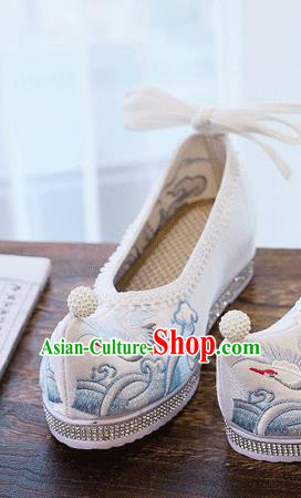 China Embroidered Crane Shoes Handmade Hanfu White Cloth Shoes Traditional Ming Dynasty Princess Shoes China Embroidered Crane Shoes Handmade Hanfu White Cloth Shoes Traditional Ming Dynasty Princess Shoes