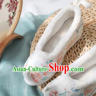 China Handmade White Cloth Hanfu Shoes Traditional Embroidered Shoes National Winter Cotton Shoes