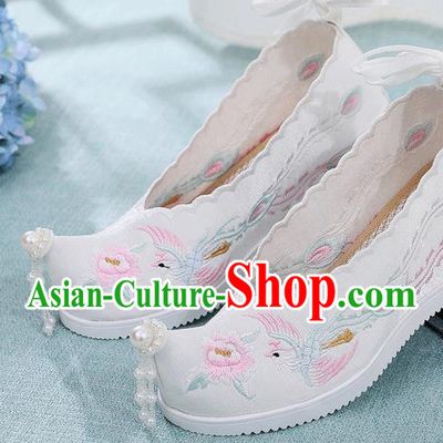 China Embroidered Phoenix Peony Shoes Traditional Hanfu Pearls Tassel Shoes Handmade White Cloth Wedge Shoes