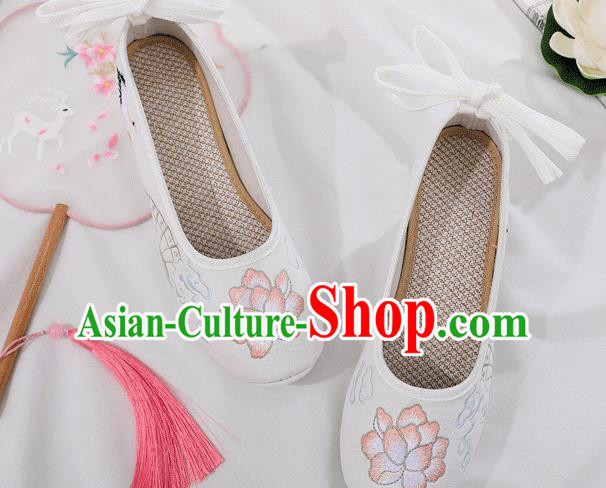 China Traditional Ming Dynasty Embroidered Shoes Ancient Princess White Cloth Shoes China Traditional Ming Dynasty Embroidered Shoes Ancient Princess White Cloth Shoes