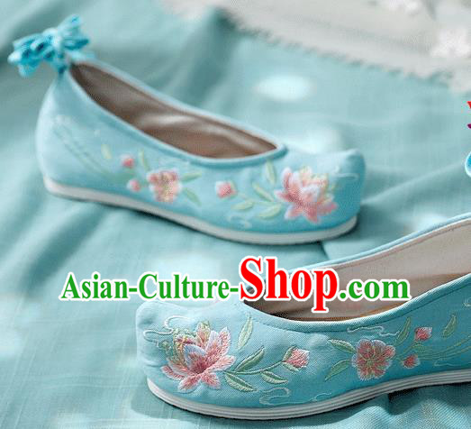 China Traditional Bow Shoes Folk Dance Blue Cloth Shoes Embroidered Peach Blossom Shoes China Traditional Bow Shoes Folk Dance Blue Cloth Shoes Embroidered Peach Blossom Shoes