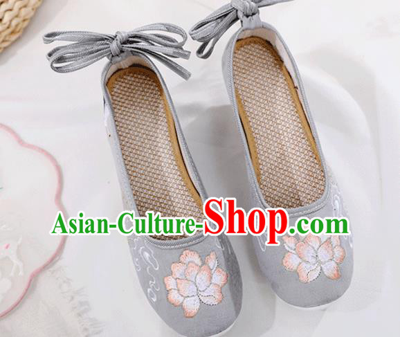 China Traditional Embroidered Grey Cloth Shoes Ancient Ming Dynasty Princess Shoes China Traditional Embroidered Grey Cloth Shoes Ancient Ming Dynasty Princess Shoes