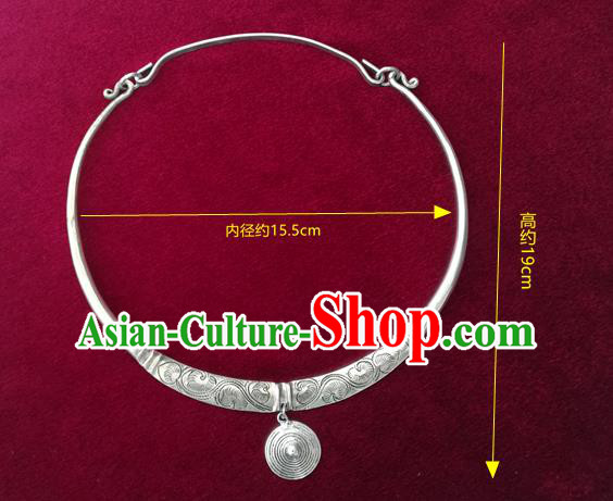 Chinese Handmade Silver Carving Necklet Hmong Ethnic Wedding Jewelry Accessories Chinese Handmade Silver Carving Necklet Hmong Ethnic Wedding Jewelry Accessories