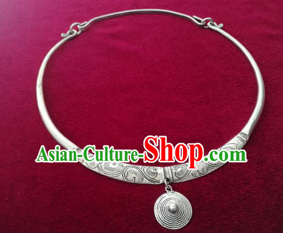 Chinese Handmade Silver Carving Necklet Hmong Ethnic Wedding Jewelry Accessories Chinese Handmade Silver Carving Necklet Hmong Ethnic Wedding Jewelry Accessories