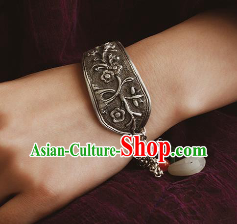 Handmade Chinese Silver Carving Bracelet Traditional Wristlet Accessories Classical Cheongsam Jewelry Handmade Chinese Silver Carving Bracelet Traditional Wristlet Accessories Classical Cheongsam Jewelry