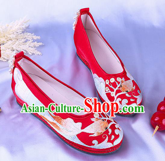 China Traditional Handmade Red Cloth Shoes Classical Wedding Shoes National Embroidery Goldfish Shoes China Traditional Handmade Red Cloth Shoes Classical Wedding Shoes National Embroidery Goldfish Shoes
