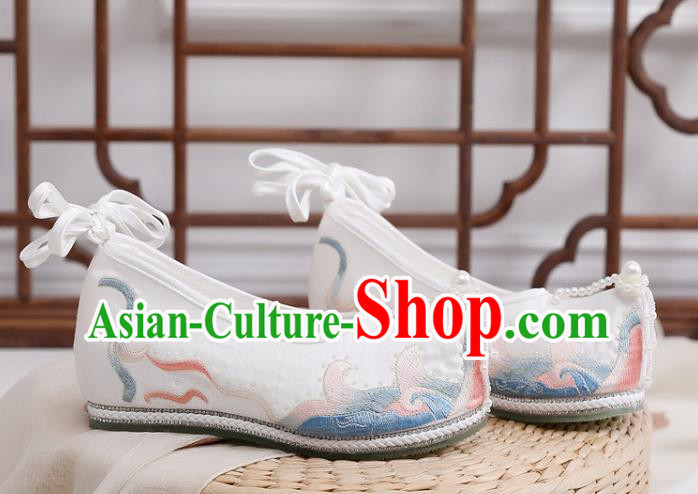 Chinese Ancient Princess Embroidered White Satin Shoes Traditional Ming Dynasty Pearls Shoes Hanfu Shoes Chinese Ancient Princess Embroidered White Satin Shoes Traditional Ming Dynasty Pearls Shoes Hanfu Shoes