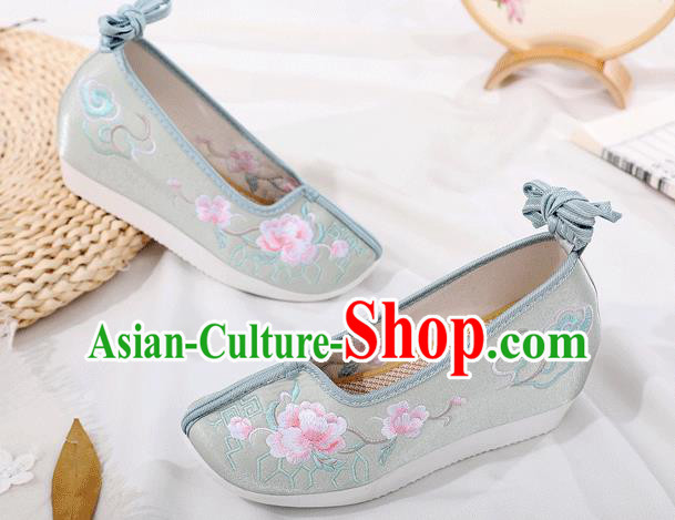 China Ancient Princess Shoes Handmade Light Green Cloth Shoes Traditional Embroidered Hanfu Shoes China Ancient Princess Shoes Handmade Light Green Cloth Shoes Traditional Embroidered Hanfu Shoes
