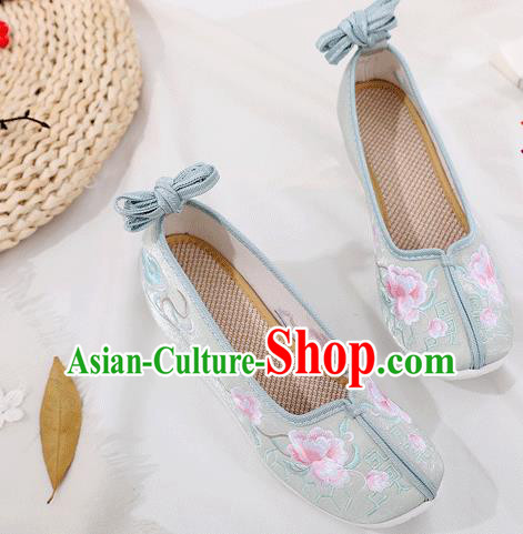China Ancient Princess Shoes Handmade Light Green Cloth Shoes Traditional Embroidered Hanfu Shoes China Ancient Princess Shoes Handmade Light Green Cloth Shoes Traditional Embroidered Hanfu Shoes