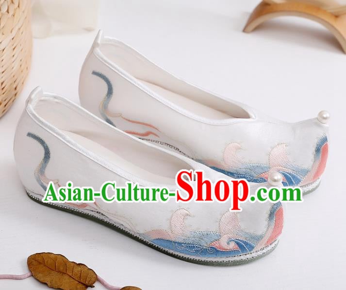 China Embroidered White Satin Shoes Traditional Hanfu Shoes Ancient Ming Dynasty Princess Shoes China Embroidered White Satin Shoes Traditional Hanfu Shoes Ancient Ming Dynasty Princess Shoes