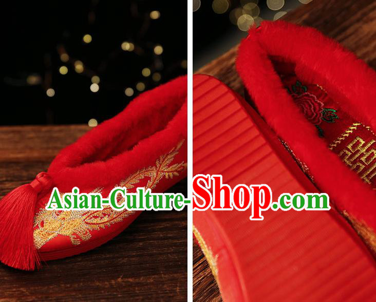 Chinese Winter Bride Shoes Classical Wedding Red Shoes Traditional Xiuhe Embroidered Phoenix Shoes Chinese Winter Bride Shoes Classical Wedding Red Shoes Traditional Xiuhe Embroidered Phoenix Shoes