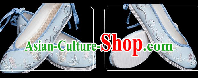 Chinese Traditional Blue Cloth Shoes National Woman Shoes Classical Embroidered Butterfly Shoes Chinese Traditional Blue Cloth Shoes National Woman Shoes Classical Embroidered Butterfly Shoes