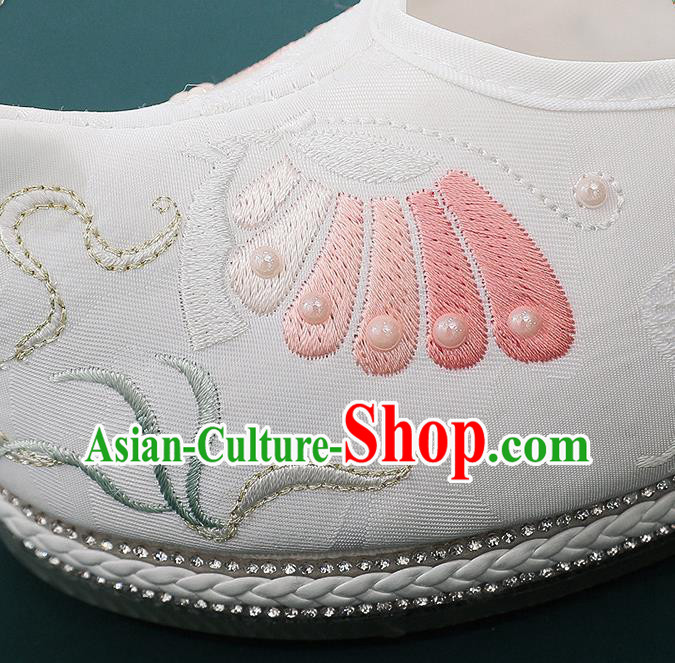 China Traditional White Cloth Hanfu Shoes Ancient Ming Dynasty Princess Shoes Embroidered Butterfly Shoes China Traditional White Cloth Hanfu Shoes Ancient Ming Dynasty Princess Shoes Embroidered Butterfly Shoes