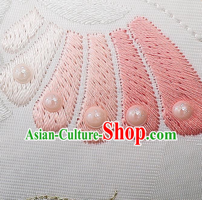 China Traditional White Cloth Hanfu Shoes Ancient Ming Dynasty Princess Shoes Embroidered Butterfly Shoes China Traditional White Cloth Hanfu Shoes Ancient Ming Dynasty Princess Shoes Embroidered Butterfly Shoes