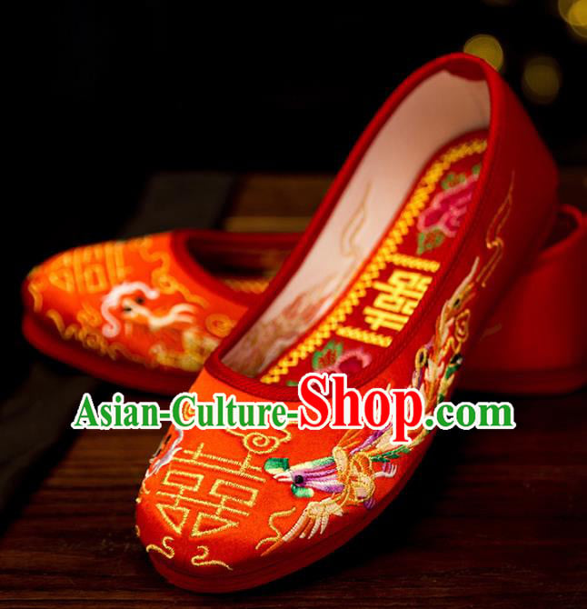 Chinese Classical Bride Embroidered Shoes National Wedding Woman Shoes Traditional Beijing Red Cloth Shoes