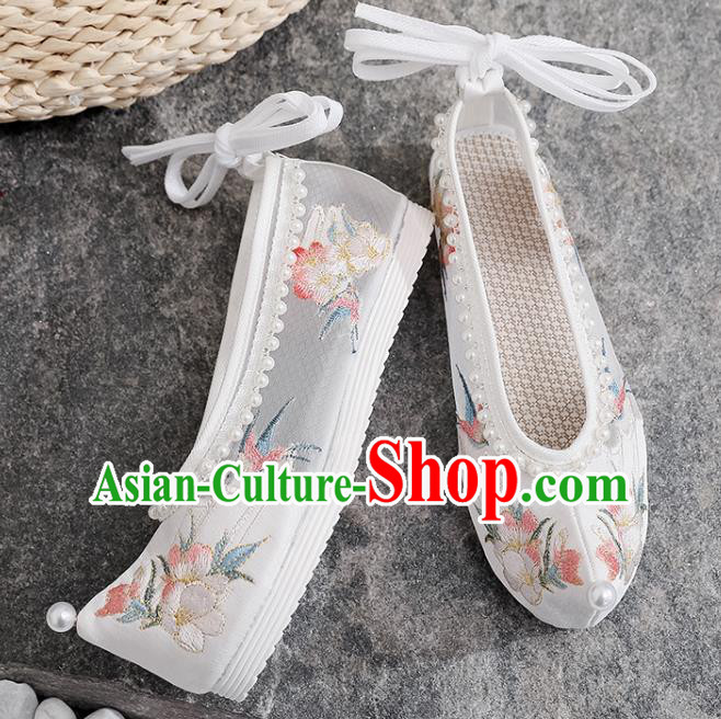 Chinese Classical Embroidered Shoes National Woman Summer Shoes Traditional Folk Dance White Cloth Shoes Chinese Classical Embroidered Shoes National Woman Summer Shoes Traditional Folk Dance White Cloth Shoes